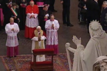 Benedikt XVI. bei der Marienandacht